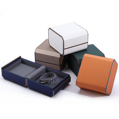 Caja de embalaje de joyas elegantes personalizadas en cuero PU para anillos collares y pulseras