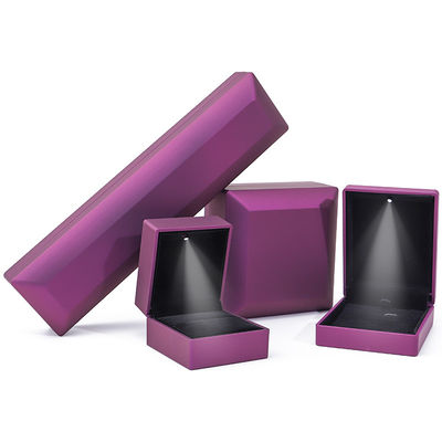 Logotipo personalizado Rectángulo púrpura LED caja de joyas para y venta al por menor en forma de rectángulo