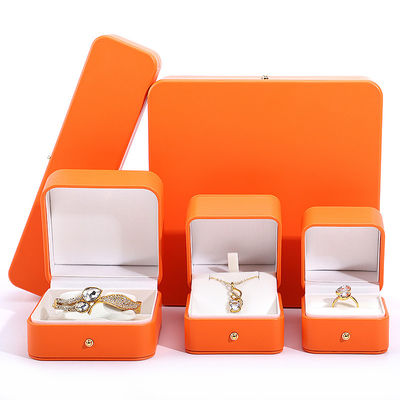 comprar Organizador de joyas de viaje de cuero y terciopelo personalizado para pendientes de anillos de collar online manufacture
