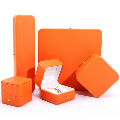 Organizador de joyas de viaje de cuero y terciopelo personalizado para pendientes de anillos de collar