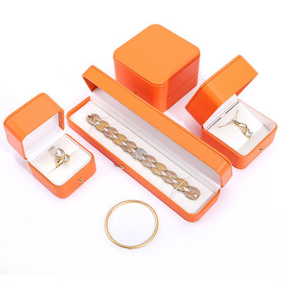 Organizador de joyas de viaje de cuero y terciopelo personalizado para pendientes de anillos de collar