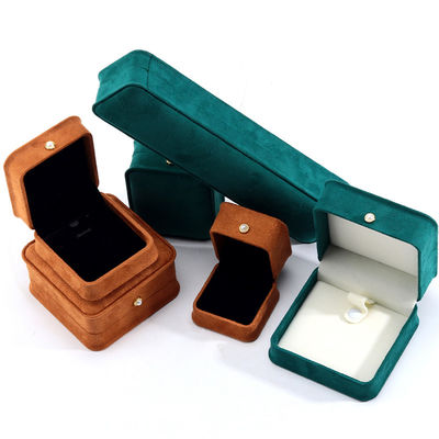 Caja de embalaje de joyería de lujo personalizada para pulseras de terciopelo pendientes collar de perla cerradura