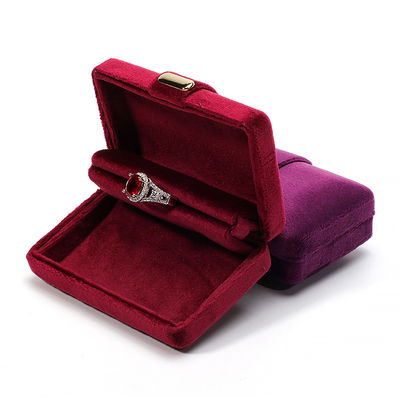 Logotipo personalizado Caja de embalaje de joyas de metal Hanhong para pendientes Brazalete Collar de anillo