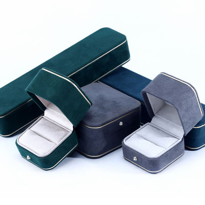 Caja de joyería rectangular de terciopelo para pulseras y anillos hechos a mano en 2023, embalaje de lujo