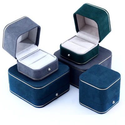 Caja de joyería rectangular de terciopelo para pulseras y anillos hechos a mano en 2023, embalaje de lujo