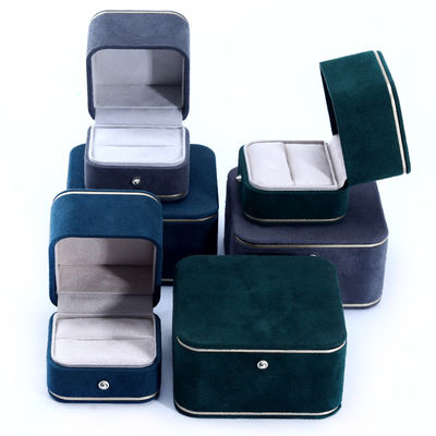 Caja de joyería rectangular de terciopelo para pulseras y anillos hechos a mano en 2023, embalaje de lujo