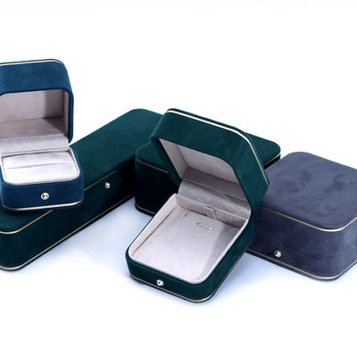 Caja de joyería rectangular de terciopelo para pulseras y anillos hechos a mano en 2023, embalaje de lujo