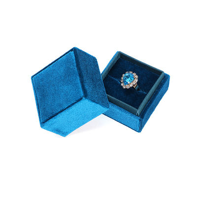 comprar Caja de almacenamiento de anillo cuadrado azul claro para pantalla de joyas de terciopelo de tamaño personalizado en terciopelo online manufacture