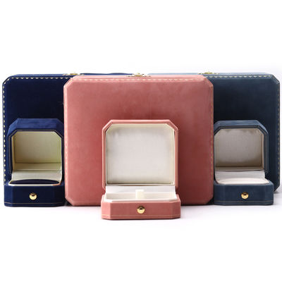 Caja de joyería de terciopelo rectangular para un collar y brazalete de lujo personalizado