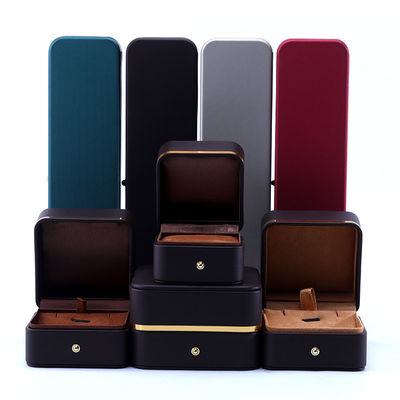 comprar Caja de embalaje de joyas de cuero personalizado para pendientes collares y anillos Diseño elegante online manufacture