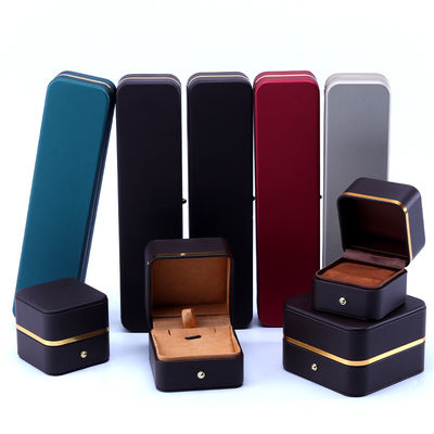 Caja de embalaje de joyas de cuero personalizado para pendientes collares y anillos Diseño elegante
