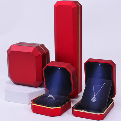 Caja de joyería de terciopelo de LED rojo para envases de anillos de collar personalizados y otros accesorios