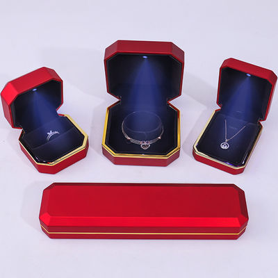 Caja de joyería de terciopelo de LED rojo para envases de anillos de collar personalizados y otros accesorios