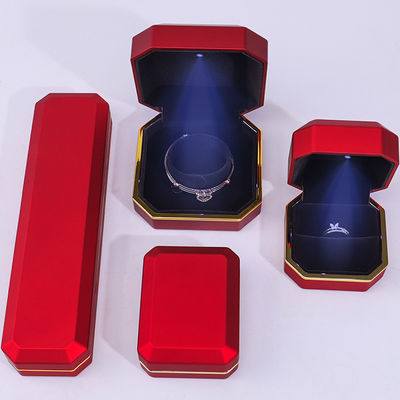 Caja de joyería de terciopelo de LED rojo para envases de anillos de collar personalizados y otros accesorios