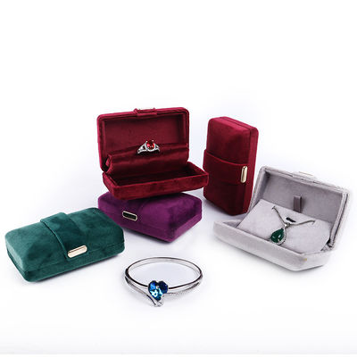 Caja de embalaje de joyas metálicas con logotipo personalizado para aretes rojos de lujo Brazalete Collar de anillo