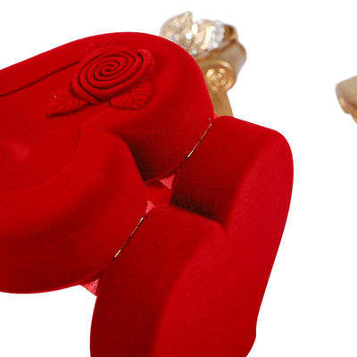 Caja de joyas de terciopelo para el anillo de amor rojo collar y pendientes de punta conjunto de embalaje personalizado
