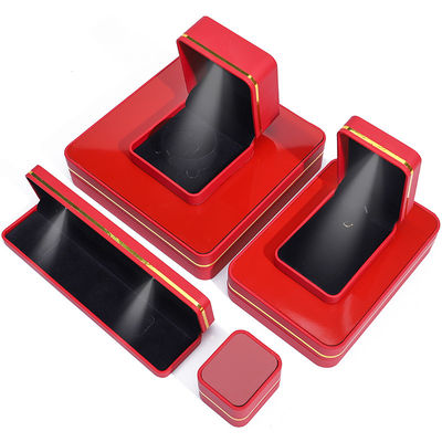 Rectángulo LED iluminado caja de joyería de cuero, caja de joyería personalizada mayorista