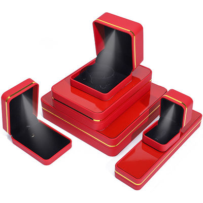 Rectángulo LED iluminado caja de joyería de cuero, caja de joyería personalizada mayorista