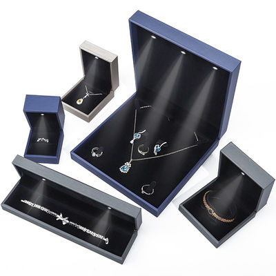 comprar Cuadro de almacenamiento de joyas de cuero LED de PU online manufacture