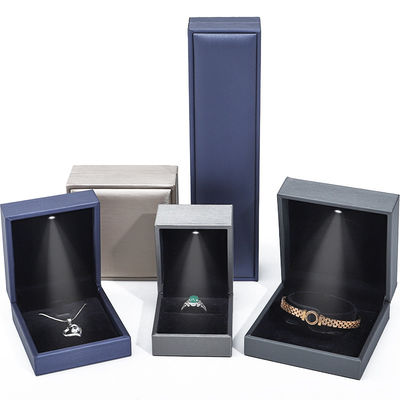 Cuadro de almacenamiento de joyas de cuero LED de PU
