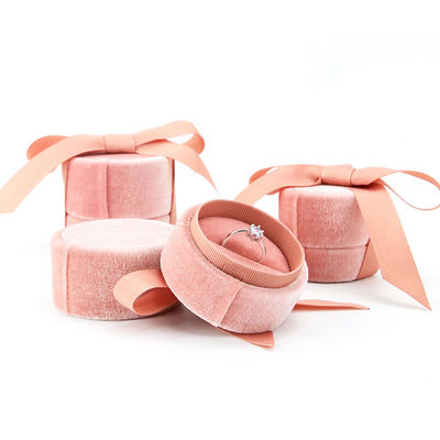comprar Caja de anillos de tela de flanela de Hanhong Tiandi para envasado de joyas 5*4,5*5cm de terciopelo de plástico online manufacture