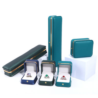 comprar Logotipo personalizado Caja de joyería de cuero verde oscuro con embalaje Hanhong y revestimiento de terciopelo online manufacture