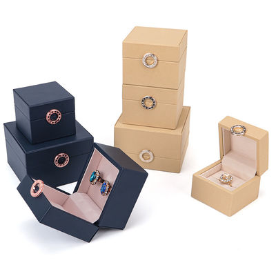 comprar Caja de joyería de cuero PU de lujo con logotipo personalizado y estampado en caliente online manufacture
