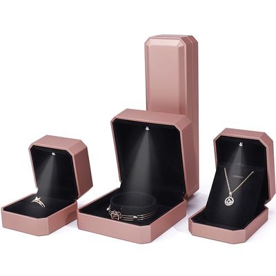 Cajas de joyería de lujo de LED personalizadas Embalaje para anillos Collares Brazaletes Orecillos