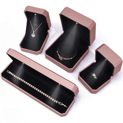 Cajas de joyería de lujo de LED personalizadas Embalaje para anillos Collares Brazaletes Orecillos