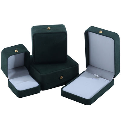 Logotipo personalizado Caja de embalaje de joyas de terciopelo verde para collar brazalete aretes anillo