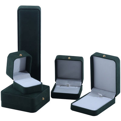 Logotipo personalizado Caja de embalaje de joyas de terciopelo verde para collar brazalete aretes anillo