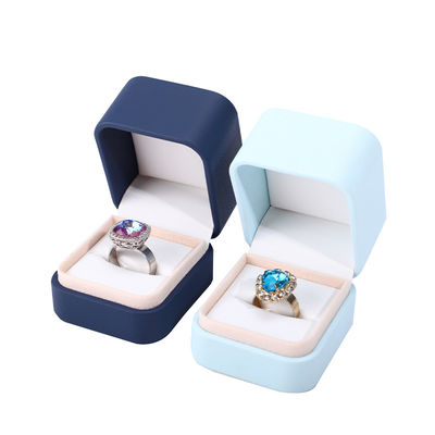Logotipo personalizado Joyería Package Caja de cuero PU para aretes pulseras collares y anillos