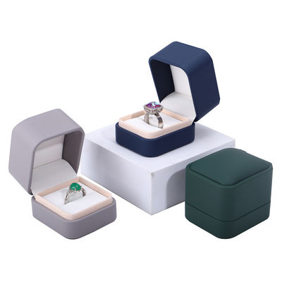 Logotipo personalizado Joyería Package Caja de cuero PU para aretes pulseras collares y anillos