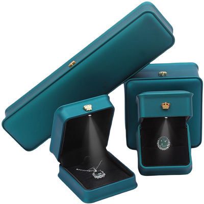 Caja de joyería de luz verde claro para collar brazalete anillo aretes tamaño personalizado