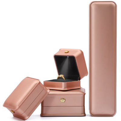 Brazalete anillo de orejas caja de joyas LED juegos personalizados caja de joyas con logotipo al por mayor