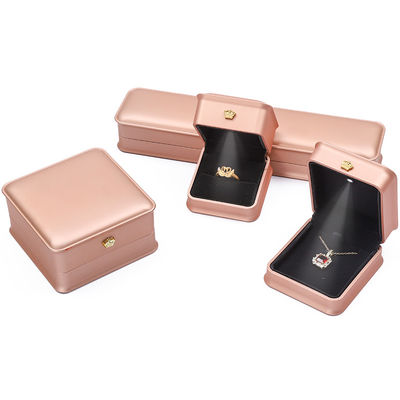 Brazalete anillo de orejas caja de joyas LED juegos personalizados caja de joyas con logotipo al por mayor