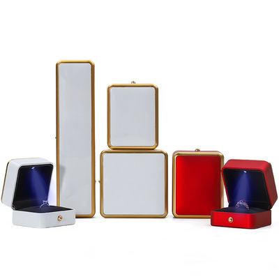 Organizador de caja de joyería de oro con adornos LED personalizado para brazalete collar de pendientes anillo
