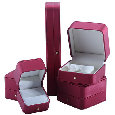 Caja de embalaje de joyas de cuero de PU rojo personalizado para collar de bodas con pendientes