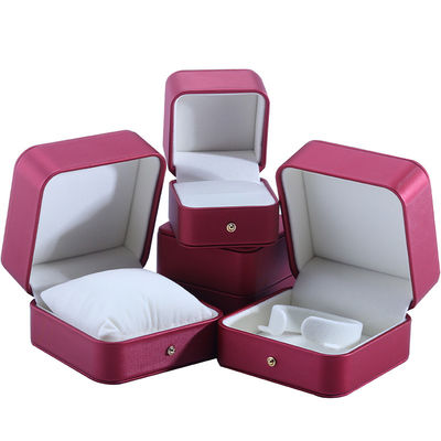 Caja de embalaje de joyas de cuero de PU rojo personalizado para collar de bodas con pendientes
