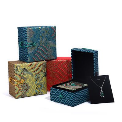 Caja de almacenamiento de joyas de satén de oro para collar clásico colgante de Hanhong en estilo