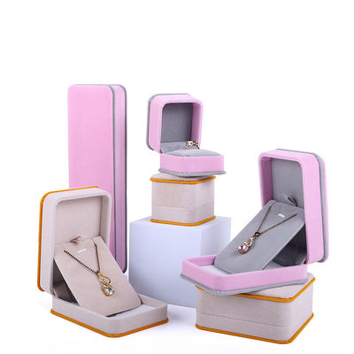 Caja de embalaje de joyas de terciopelo rosa personalizada para brazalete collar anillo de doble capa