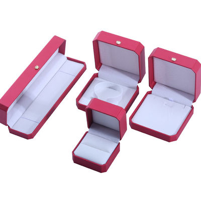 comprar Lo más nuevo Rectángulo Hanhong Custom Rojo PU Brazalete de Cuero Caja de embalaje para el almacenamiento de joyas online manufacture