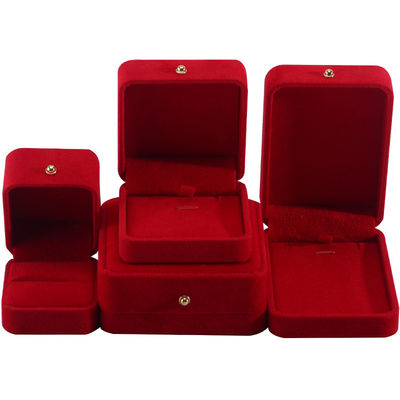 comprar Caja de embalaje de joyas de terciopelo rojo para collar brazalete de auriculares de punta anillo logotipo personalizado online manufacture