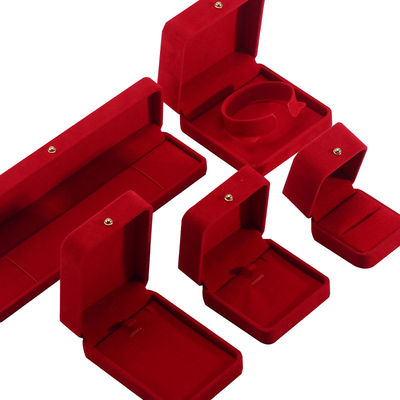 Caja de embalaje de joyas de terciopelo rojo para collar brazalete de auriculares de punta anillo logotipo personalizado