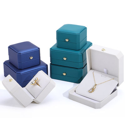 Caja de joyería de cuero de corona para Hanhong Brazaletes de oro personalizados Ahorros y colgantes