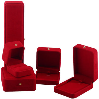 Caja de embalaje de joyas de terciopelo rojo para collar brazalete de auriculares de punta anillo logotipo personalizado