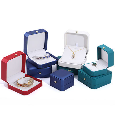 Caja de joyería de cuero de corona para Hanhong Brazaletes de oro personalizados Ahorros y colgantes