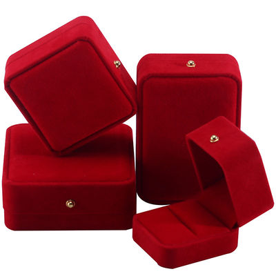 Caja de embalaje de joyas de terciopelo rojo para collar brazalete de auriculares de punta anillo logotipo personalizado