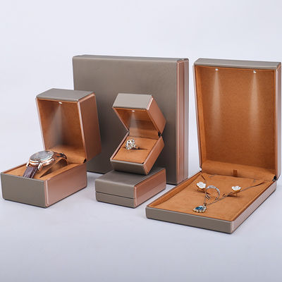 OEM PU cuero LED caja de joyería, Handy cuadrada joyería de lujo packaging box set