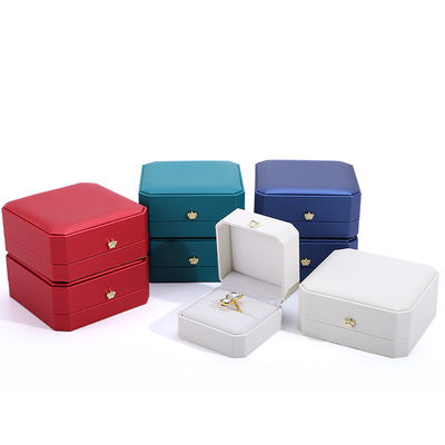 Caja de joyería de cuero de corona para Hanhong Brazaletes de oro personalizados Ahorros y colgantes